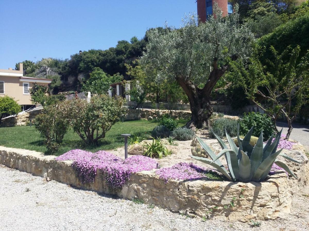 Le Castella B&B Restaurant Exterior foto